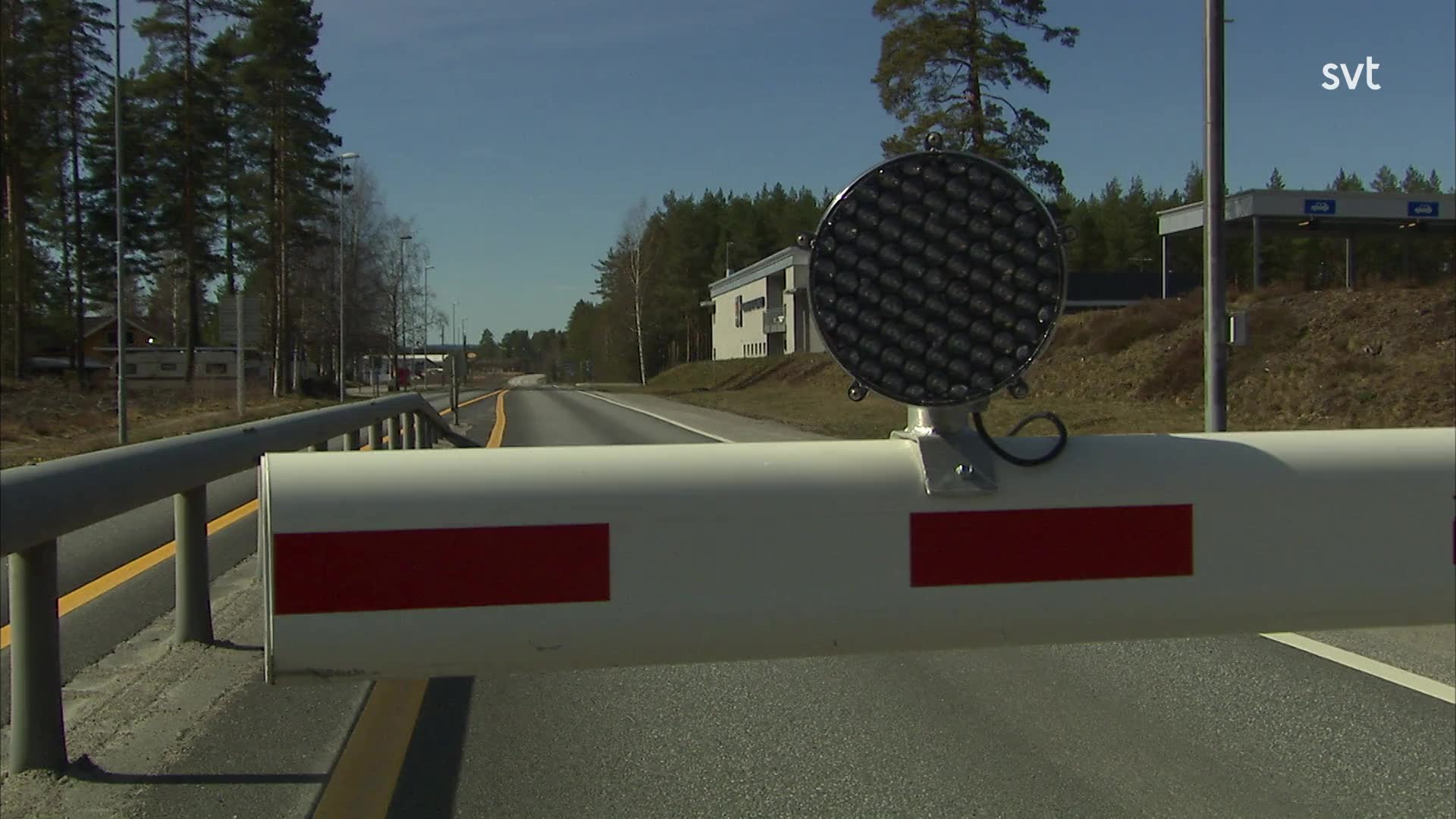 Bommar och traktordäck – så såg det ut när Norge stängde gränsen